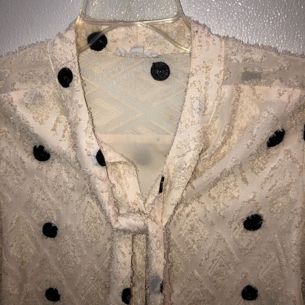 THML Womens XS Cream Black Dot Textured Jacquard Tie Front Blouse Top Damage - Picture 4 of 11